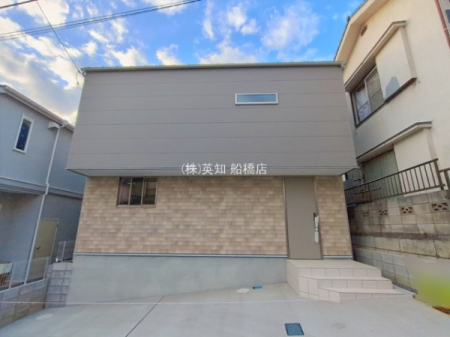 ��t���D���s�K�u���7���ڂ̐V�z��ˌ��Ă̌��n�O�ώʐ^