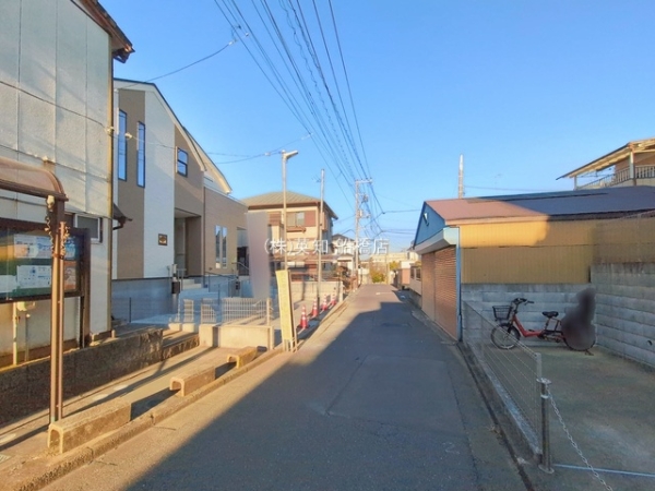 ��t���D���s�V����6���ڂ̐V�z��ˌ��Ă̑O�ʓ��H�܂ތ��n�ʐ^