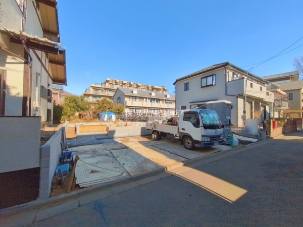 ��t���K�u��s���K�u��3���ڂ̐V�z��ˌ��Ă̂��̑����n