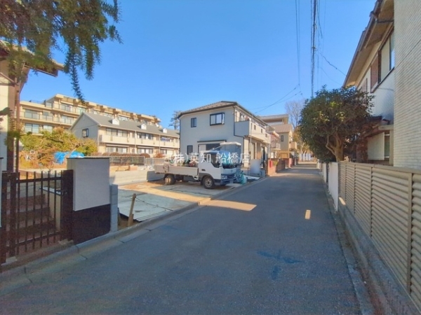 ��t���K�u��s���K�u��3���ڂ̐V�z��ˌ��Ă̑O�ʓ��H�܂ތ��n�ʐ^