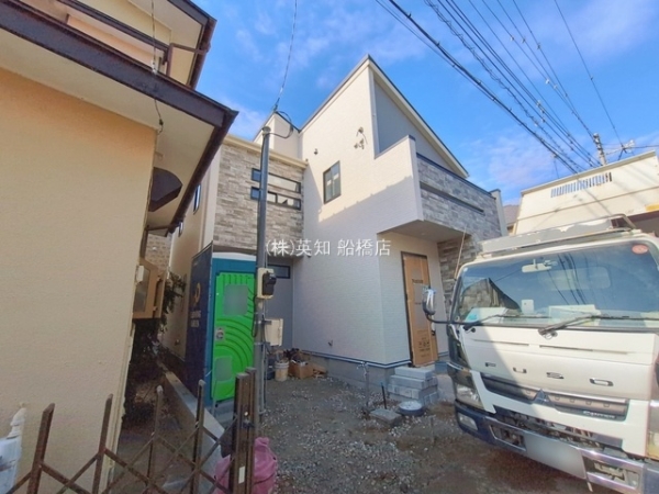 ��t���D���s���؂��J2���ڂ̐V�z��ˌ��Ă̌��n�O�ώʐ^