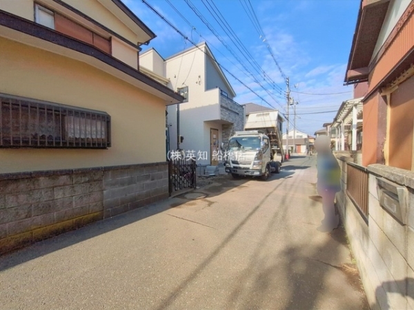 ��t���D���s���؂��J2���ڂ̐V�z��ˌ��Ă̑O�ʓ��H�܂ތ��n�ʐ^