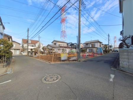 ��t���D���s���؂��J1���ڂ̐V�z��ˌ��Ă̑O�ʓ��H�܂ތ��n�ʐ^