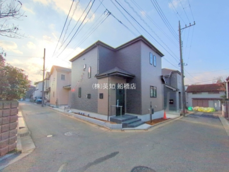 ��t���D���s�O�R3���ڂ̐V�z��ˌ��Ă̑O�ʓ��H�܂ތ��n�ʐ^