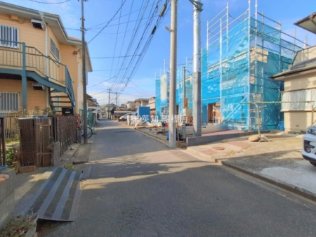 ��t���D���s���؂��J1���ڂ̐V�z��ˌ��Ă̑O�ʓ��H�܂ތ��n�ʐ^