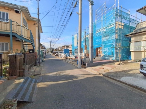 ��t���D���s���؂��J1���ڂ̐V�z��ˌ��Ă̑O�ʓ��H�܂ތ��n�ʐ^