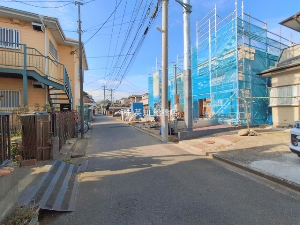 ��t���D���s���؂��J1���ڂ̐V�z��ˌ��Ă̑O�ʓ��H�܂ތ��n�ʐ^