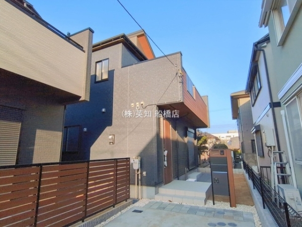 ��t���D���s�K�u���5���ڂ̐V�z��ˌ��Ă̌��n�O�ώʐ^