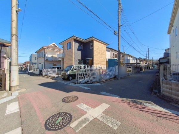 ��t���D���s�����u2���ڂ̐V�z��ˌ��Ă̑O�ʓ��H�܂ތ��n�ʐ^