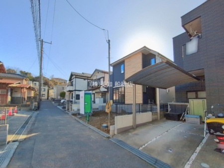 ��t���K�u��s�{��v��4���ڂ̐V�z��ˌ��Ă̑O�ʓ��H�܂ތ��n�ʐ^