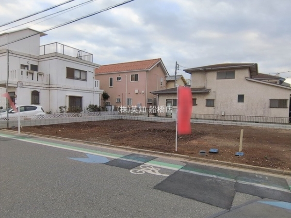 ��t���D���s�K�u���8���ڂ̐V�z��ˌ��Ă̂��̑����n