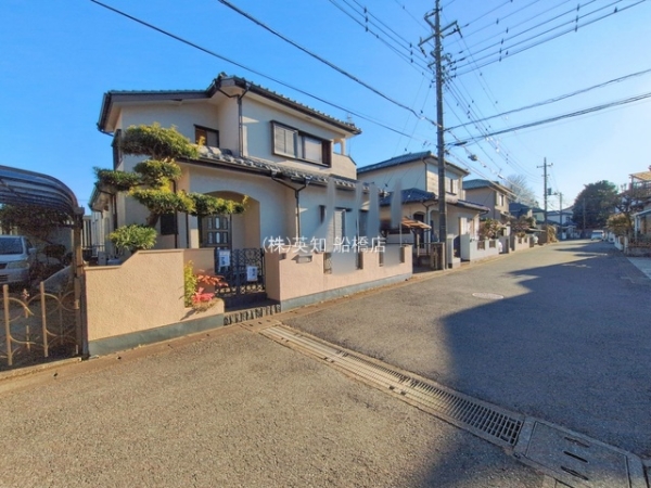 ��t������s����̒��È�ˌ��Ă̑O�ʓ��H�܂ތ��n�ʐ^