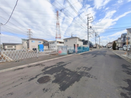 ��t���D���s��a��5���ڂ̐V�z��ˌ��Ă̑O�ʓ��H�܂ތ��n�ʐ^