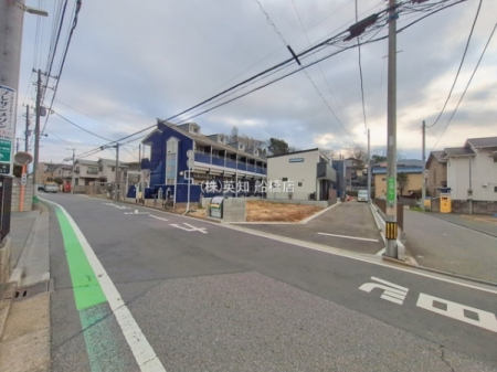 ��t���D���s���D��1���ڂ̐V�z��ˌ��Ă̑O�ʓ��H�܂ތ��n�ʐ^