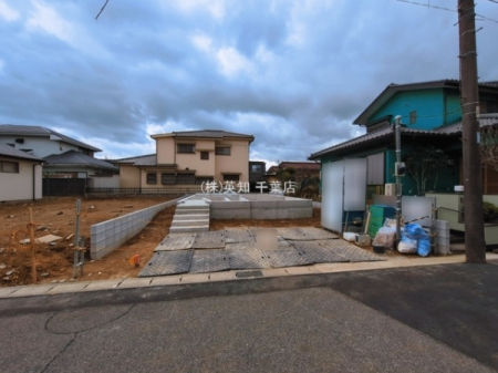 ��t����t�s��t�揬�q��3���ڂ̐V�z��ˌ��Ă̂��̑����n