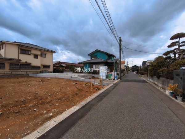 ��t����t�s��t�揬�q��3���ڂ̐V�z��ˌ��Ă̑O�ʓ��H�܂ތ��n�ʐ^