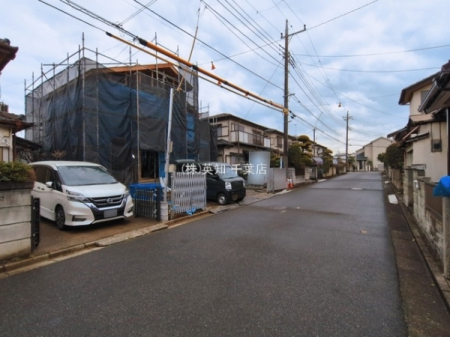 ��t����t�s�Ԍ����O�p���̐V�z��ˌ��Ă̑O�ʓ��H�܂ތ��n�ʐ^