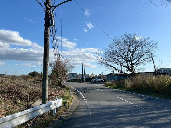 ��t����t�s�������˒� 91-1�̓y�n�̑O�ʓ��H�܂ތ��n�ʐ^