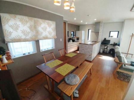 ��t����t�s��t��L��2���ڂ̒��È�ˌ��Ẵ��r���O