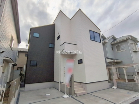 ��t���D���s�c����1���ڂ̐V�z��ˌ��Ă̌��n�O�ώʐ^