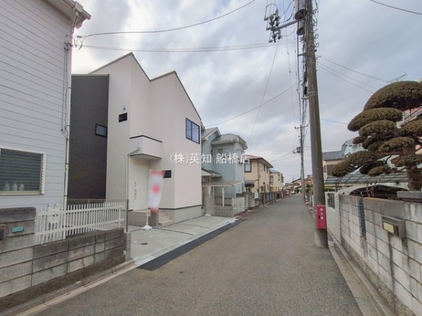 ��t���D���s�c����1���ڂ̐V�z��ˌ��Ă̑O�ʓ��H�܂ތ��n�ʐ^