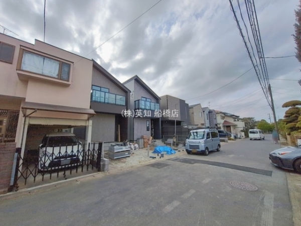 ��t���K�u��s�H��5���ڂ̐V�z��ˌ��Ă̑O�ʓ��H�܂ތ��n�ʐ^