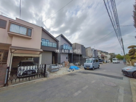 ��t���K�u��s�H��5���ڂ̐V�z��ˌ��Ă̑O�ʓ��H�܂ތ��n�ʐ^