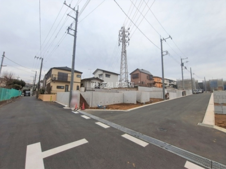 ��t���K�u��s����6���ڂ̐V�z��ˌ��Ă̑O�ʓ��H�܂ތ��n�ʐ^