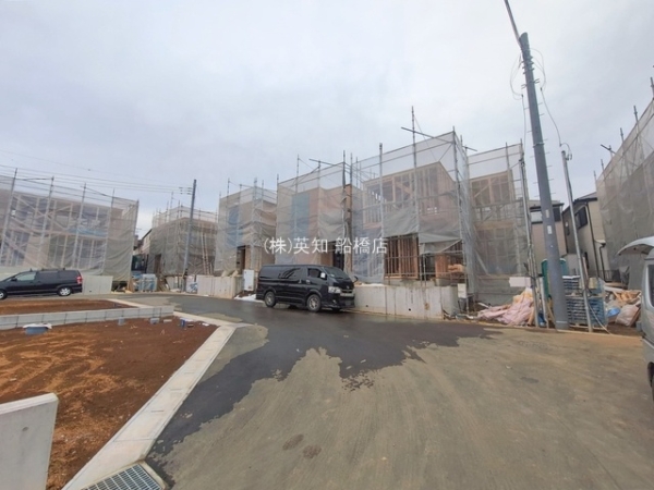 ��t���K�u��s����6���ڂ̐V�z��ˌ��Ă̑O�ʓ��H�܂ތ��n�ʐ^