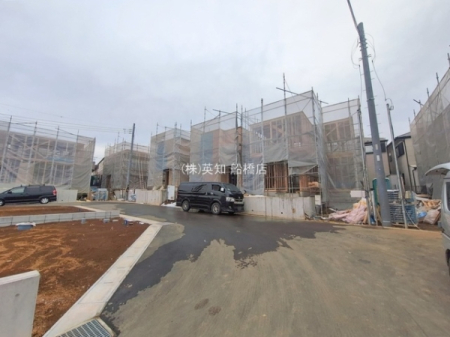 ��t���K�u��s����6���ڂ̐V�z��ˌ��Ă̑O�ʓ��H�܂ތ��n�ʐ^