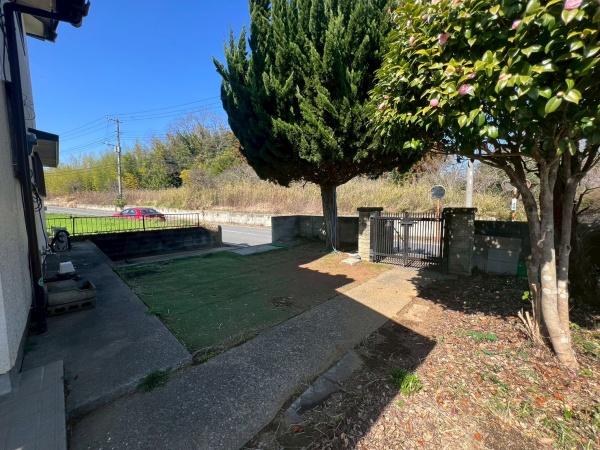 ��t����t�s��t�摽���c�� 1122-1�̒��È�ˌ��Ă̑O�ʓ��H�܂ތ��n�ʐ^