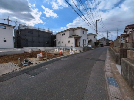 ��t���l�X���s�����c�̐V�z��ˌ��Ă̑O�ʓ��H�܂ތ��n�ʐ^