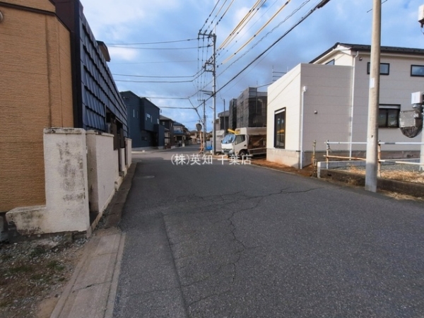 ��t���l�X���s�����c�̐V�z��ˌ��Ă̑O�ʓ��H�܂ތ��n�ʐ^