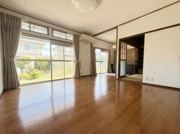 ��t����t�s��t�摽���c���̒��È�ˌ��Ẵ��r���O