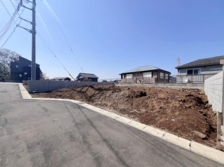 ��t����t�s��t����]���� 1032-36�̓y�n�̑O�ʓ��H�܂ތ��n�ʐ^