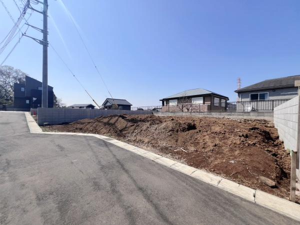 ��t����t�s��t����]���� 1032-36�̓y�n�̑O�ʓ��H�܂ތ��n�ʐ^