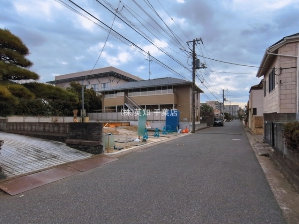 ��t����t�s���l��^��1���ڂ̐V�z��ˌ��Ă̑O�ʓ��H�܂ތ��n�ʐ^