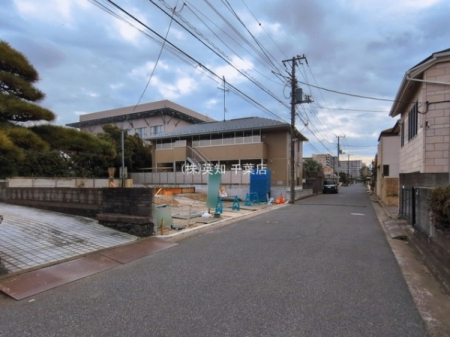 ��t����t�s���l��^��1���ڂ̐V�z��ˌ��Ă̑O�ʓ��H�܂ތ��n�ʐ^