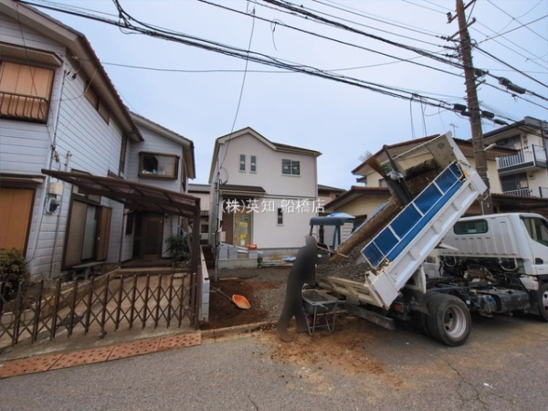 ��t���K�u��s���K�u��8���ڂ̐V�z��ˌ��Ă̂��̑����n