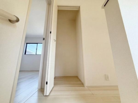 ��t���l�X���s����̒��È�ˌ��Ă̎��[