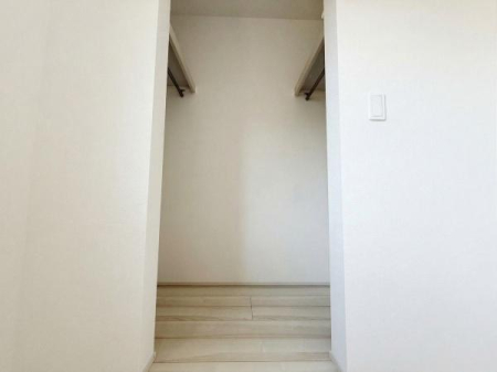 ��t���l�X���s����̒��È�ˌ��Ă̎��[