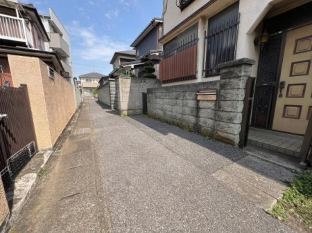 ��t����t�s�Ԍ���斋����3���� 1105-5�̒��È�ˌ��Ă̑O�ʓ��H�܂ތ��n�ʐ^