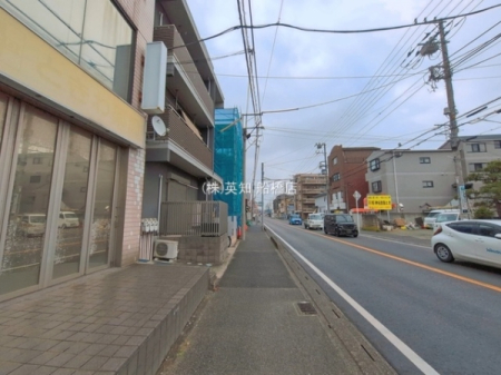 ��t���D���s�C�_6���ڂ̐V�z��ˌ��Ă̑O�ʓ��H�܂ތ��n�ʐ^