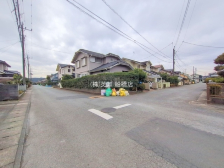 ��t���󐼎s�؉���4���ڂ̒��È�ˌ��Ă̑O�ʓ��H�܂ތ��n�ʐ^