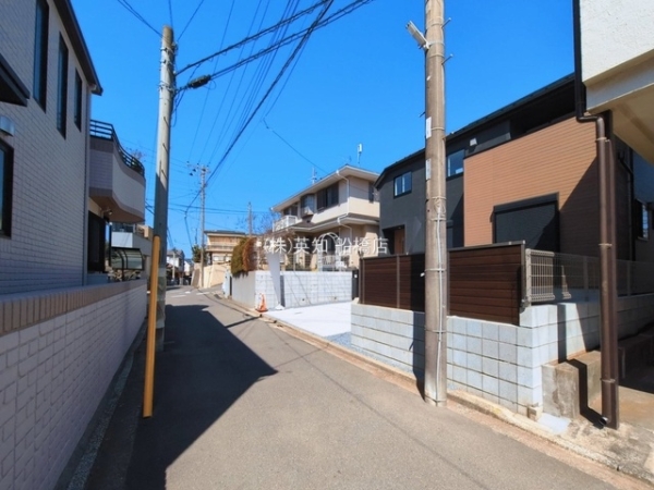 ��t���D���s��{1���ڂ̐V�z��ˌ��Ă̑O�ʓ��H�܂ތ��n�ʐ^