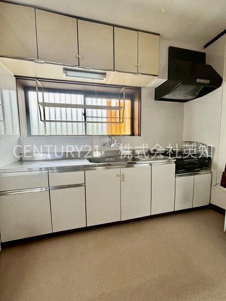 ��t���D���s��a��6���ڂ̒��È�ˌ��ẴL�b�`��