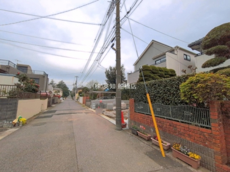 ��t���D���s�K�u���6���ڂ̐V�z��ˌ��Ă̑O�ʓ��H�܂ތ��n�ʐ^