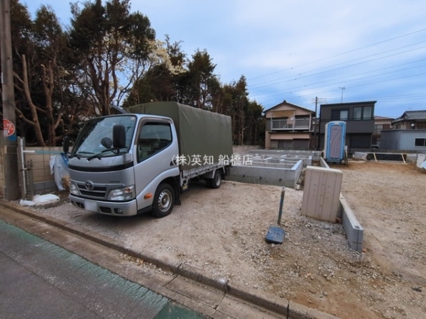 ��t�����P�J�s�쏉�x2���ڂ̐V�z��ˌ��Ă̑O�ʓ��H�܂ތ��n�ʐ^