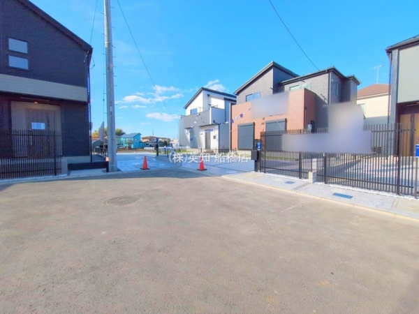 ��t���D���s�O��7���ڂ̐V�z��ˌ��Ă̑O�ʓ��H�܂ތ��n�ʐ^