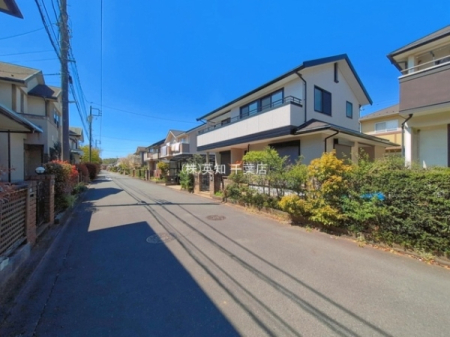 ��t����t�s�Ԍ����ݏt��3���ڂ̒��È�ˌ��Ă̑O�ʓ��H�܂ތ��n�ʐ^